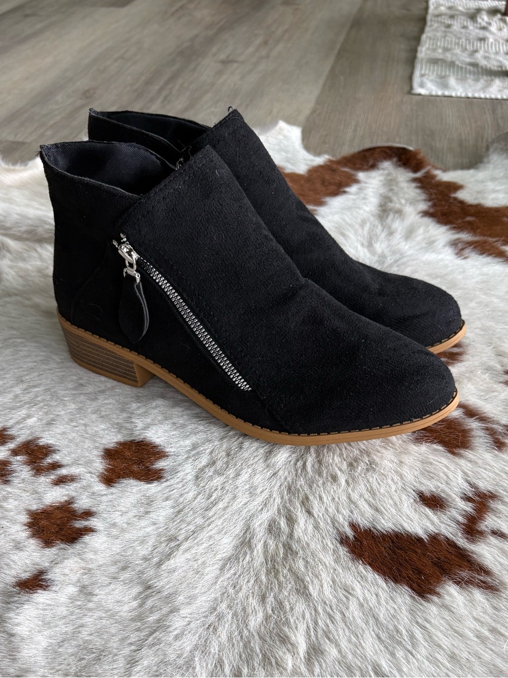 Women's Black Ankle Bootie with Side Zip